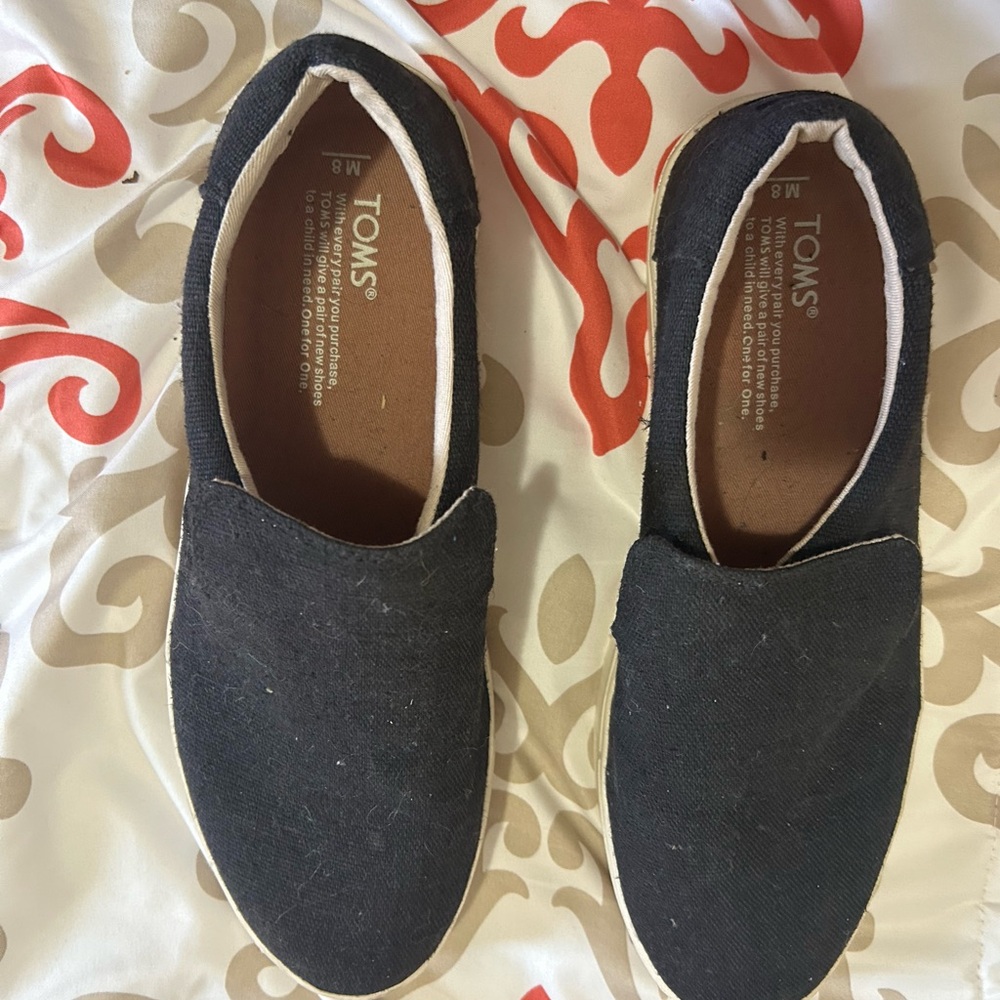 TOMS Women’s Black Canvas Shoes
